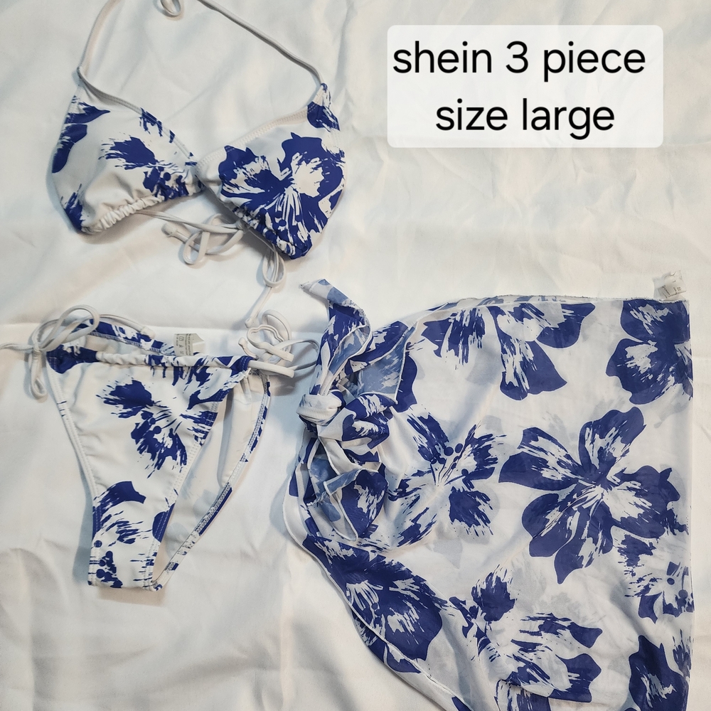 SHEIN Navy and White Floral Bikini Set
